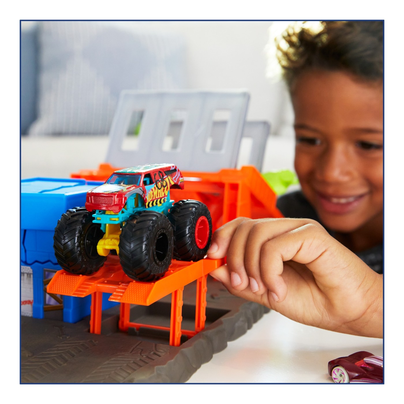 HOT WHEELS MONSTER TRUCKS SET BLAST STATION - imagine 3