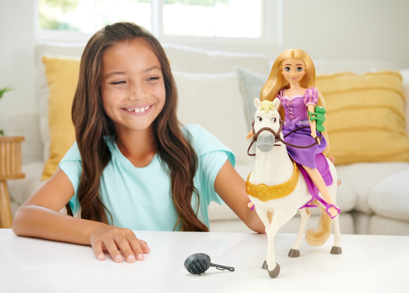 DISNEY PRINCESS SET PAPUSA RAPUNZEL SI CALUL MAXIMUS - imagine 3