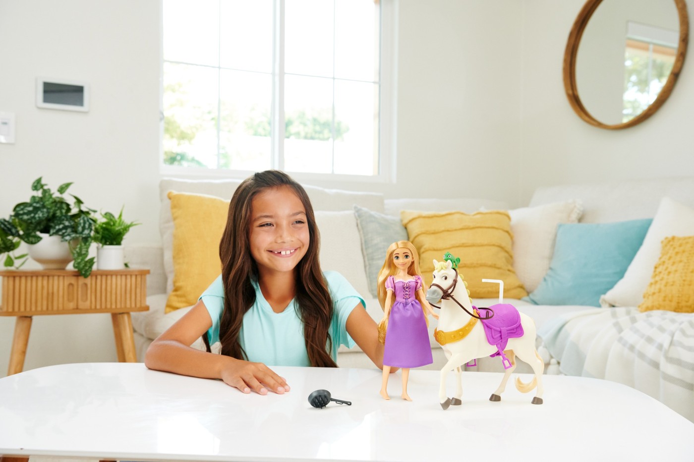 DISNEY PRINCESS SET PAPUSA RAPUNZEL SI CALUL MAXIMUS - imagine 4