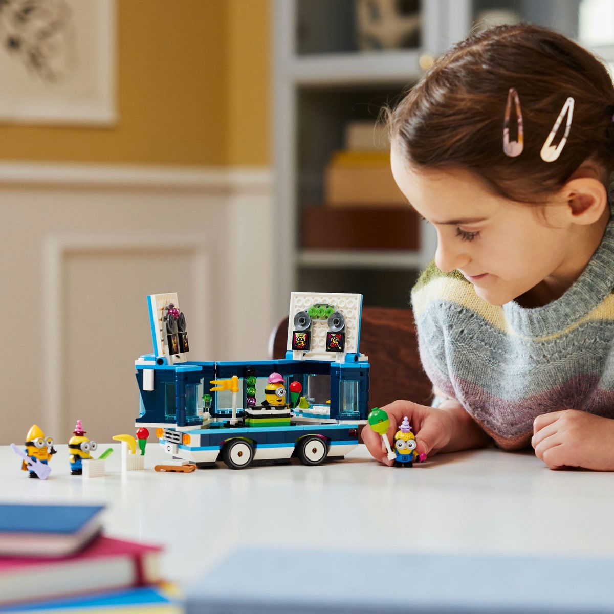 LEGO DESPICABLE ME4 AUTOBUZUL DE PETRECERE AL MINIONILOR 75581 - imagine 11