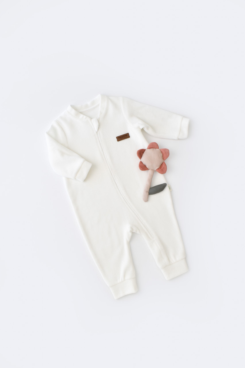 Salopeta cu maneca lunga si fermoar din 80%bumbac organic si 20% poliester – Ecru, BabyCosy Salopeta cu maneca lunga si fermoar din 80%bumbac organic si 20% poliester – Ecru, BabyCosy