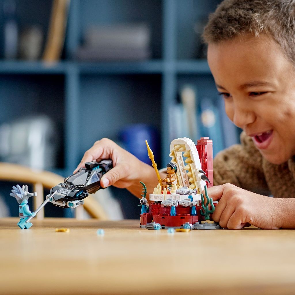 LEGO SUPER HEROES SALA TRONULUI REGELUI NAMOR 76213 - imagine 3