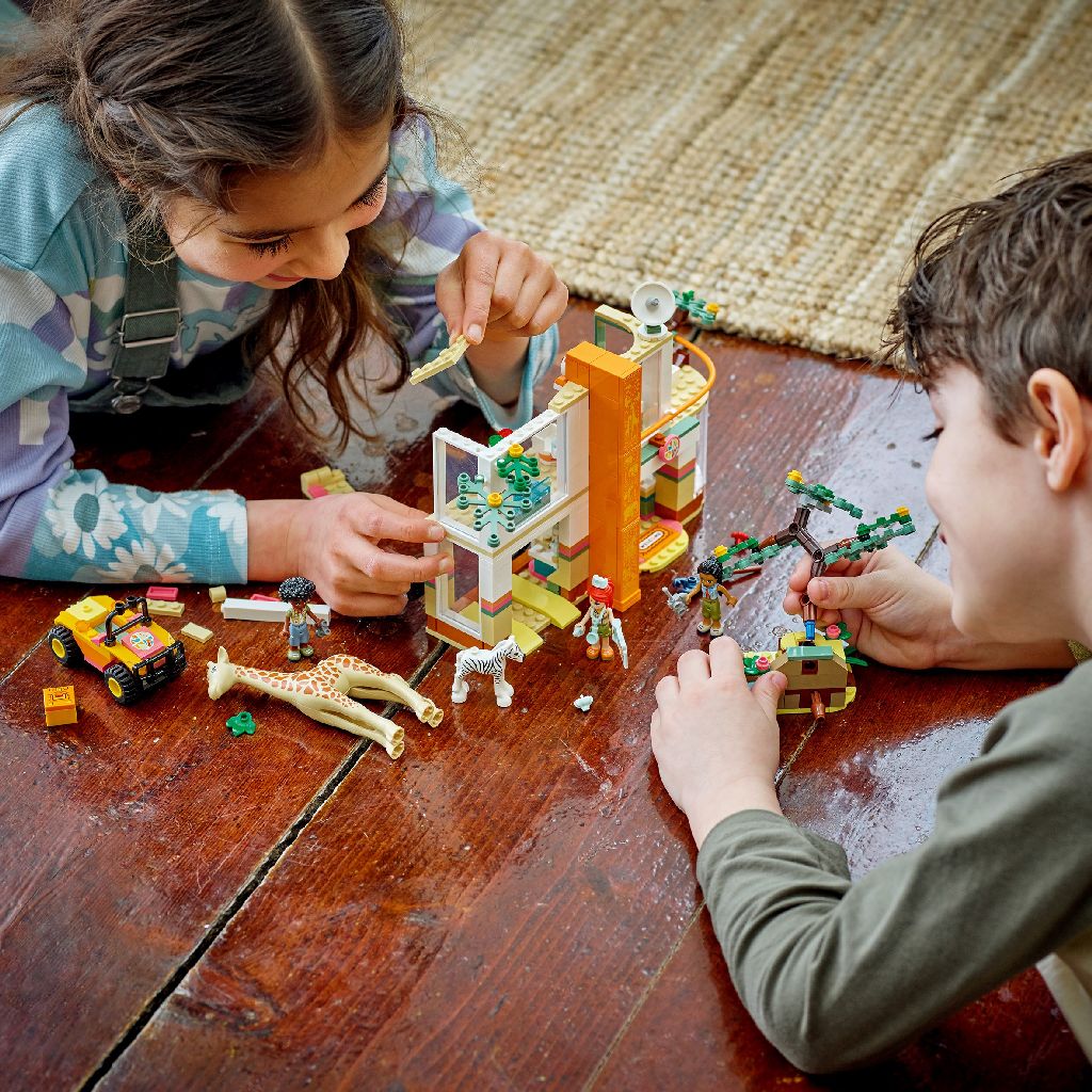 LEGO FRIENDS SALVAREA ANIMALELOR SALBATICE CU MIA 41717 - imagine 3